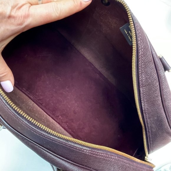 Auc Louis Vuitton Vintage - Taiga Kendall Travek bag - Picture 10 of 17